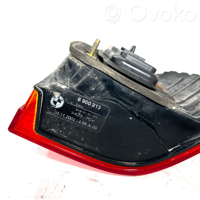 Задний фонарь в кузове