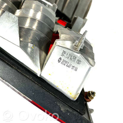 Задний фонарь в кузове