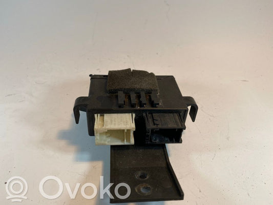 Sānu spoguļa vadības modulis