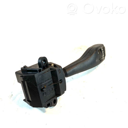 Stikla tīrītāju slēdzis