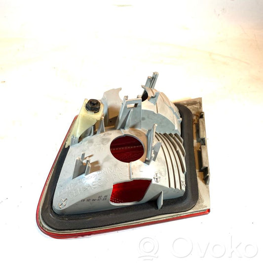 Taillight in the hood