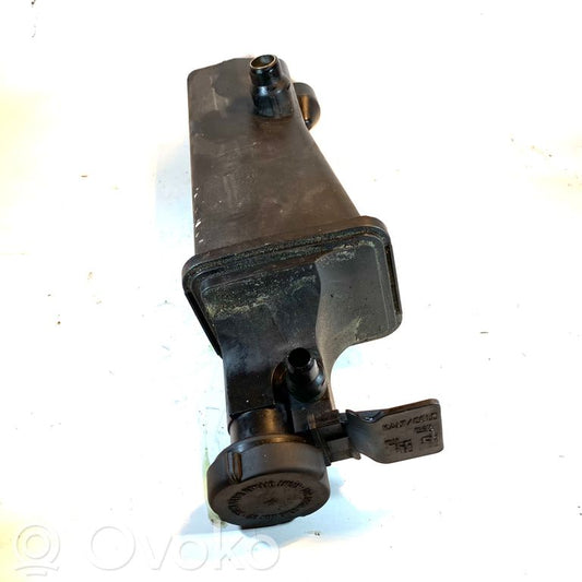 Расширительный бачок охлаждающей жидкости