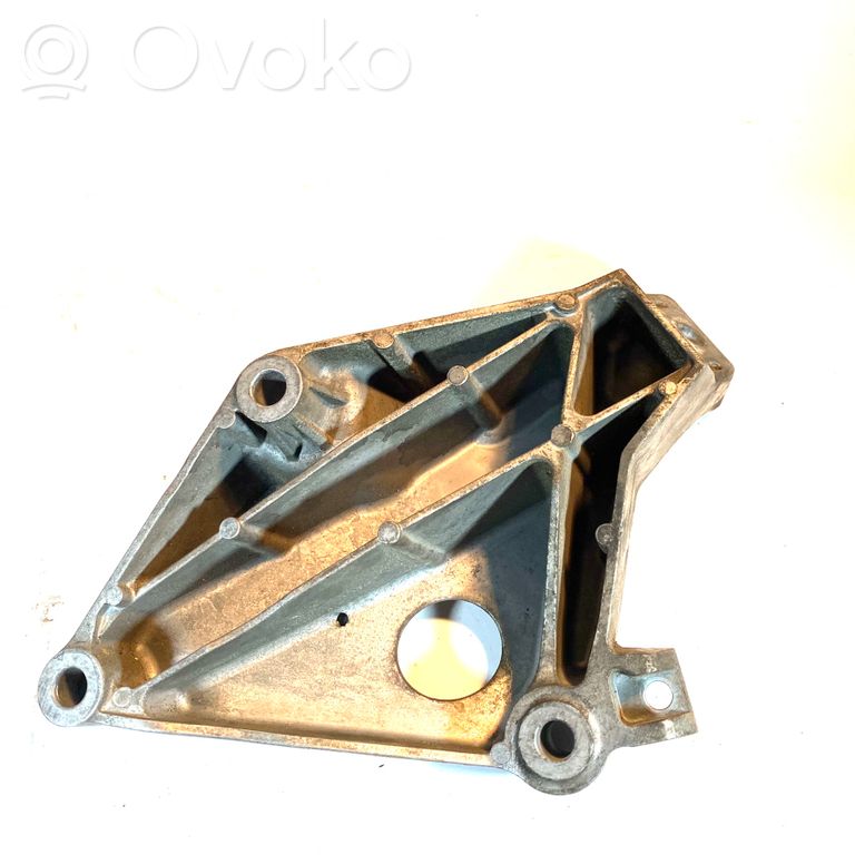 Dzinēja nostiprināšanas stiprinājums-kronšteins