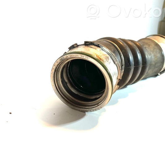 Interkūlera šļūtene (-es) / caurule (-es)