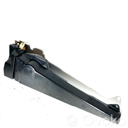 Skaļrunis (-i) priekšējās durvīs