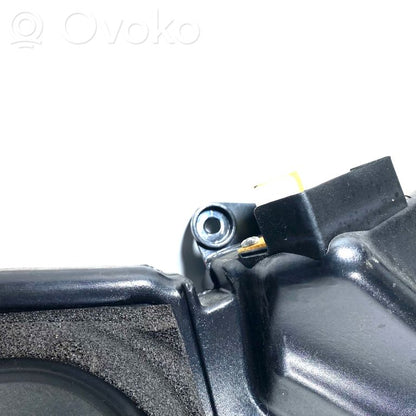 Skaļrunis (-i) priekšējās durvīs