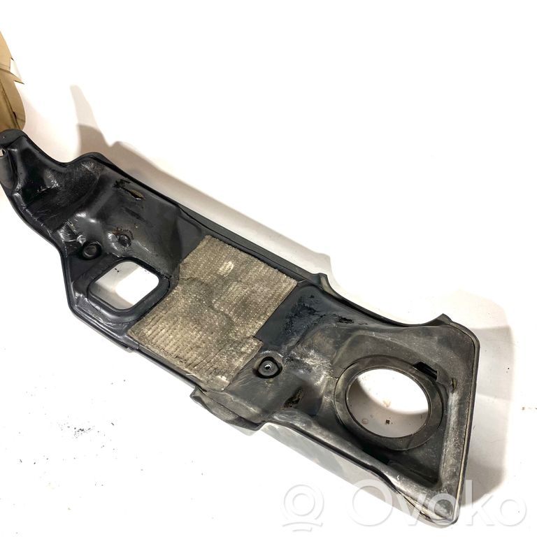 Dzinēja pārsegs (dekoratīva apdare)