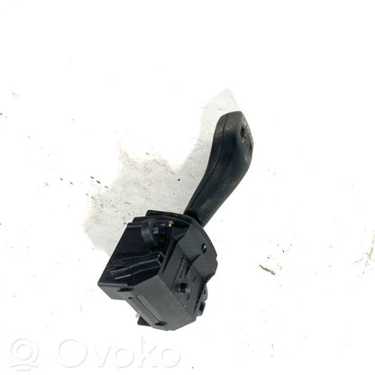 Stikla tīrītāju slēdzis