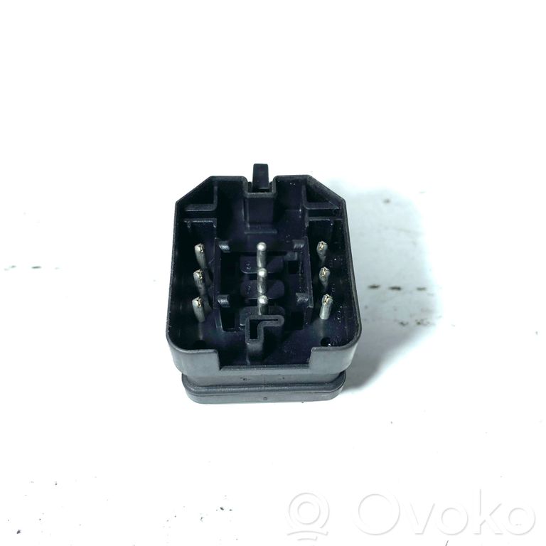 Контакты выключателя зажигания