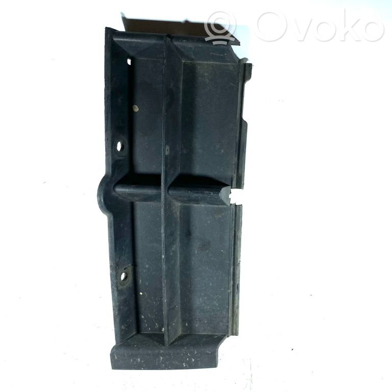 Priekšpusē dekoratīva bampera uzlikas