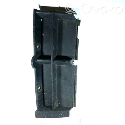 Priekšpusē dekoratīva bampera uzlikas