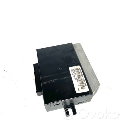 Piekabes āķa vadības bloks