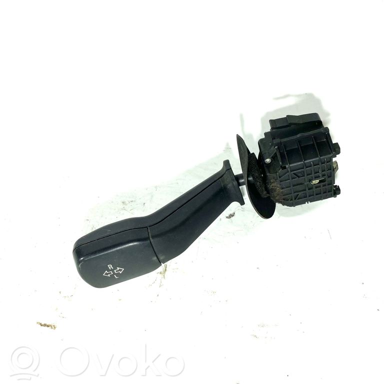 Pagrieziena signālu / lukturu sviria