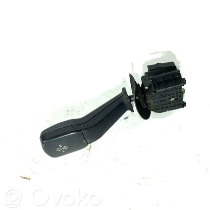 Pagrieziena signālu / lukturu sviria