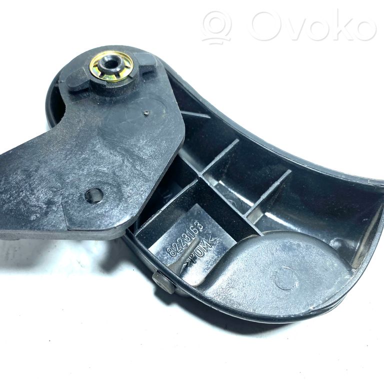 Ручка открывания капота двигателя