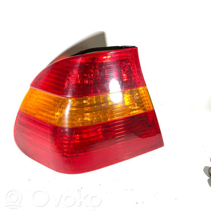 Aizmugurējais lukturis virsbūvē