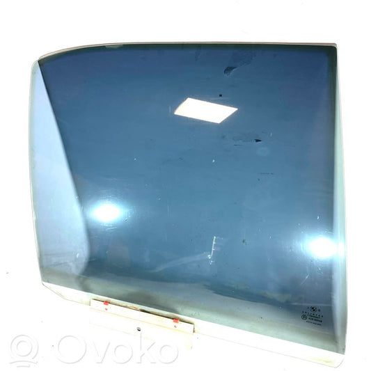 стекло задней двери