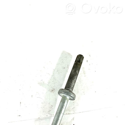 Priekšpusē bampera sija / balka