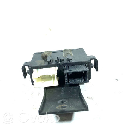 Sānu spoguļa vadības modulis