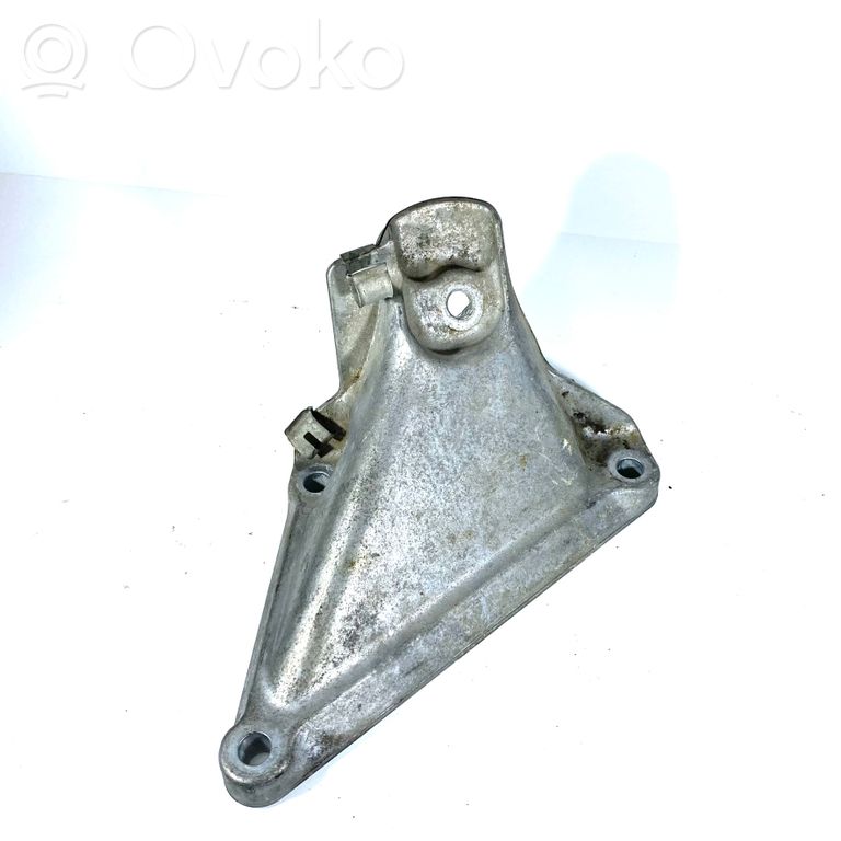 Dzinēja nostiprināšanas stiprinājums-kronšteins