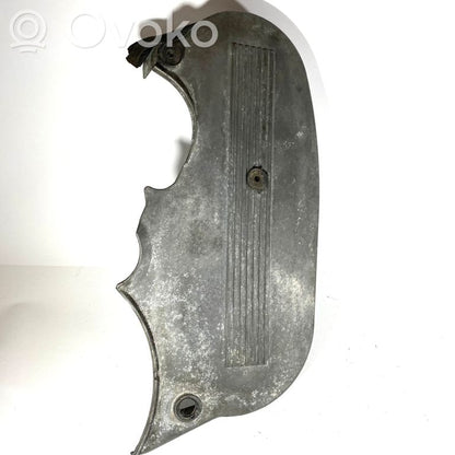 Dzinēja pārsegs (dekoratīva apdare)