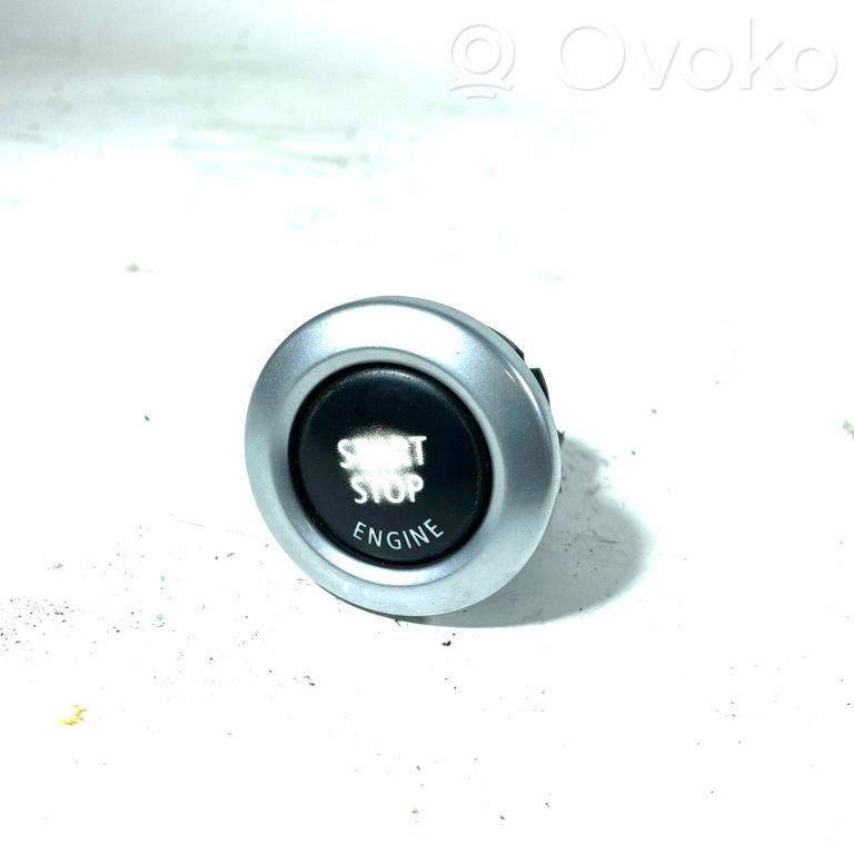 Automašīnas aizdedzes un startera slēdzis