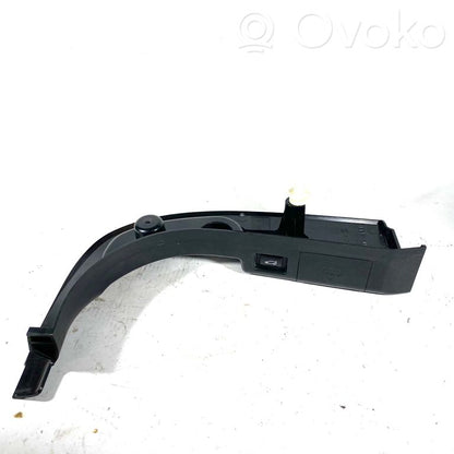 Kāju zonas sānu dekoratīvā apdare