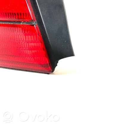 Aizmugurējais lukturis virsbūvē