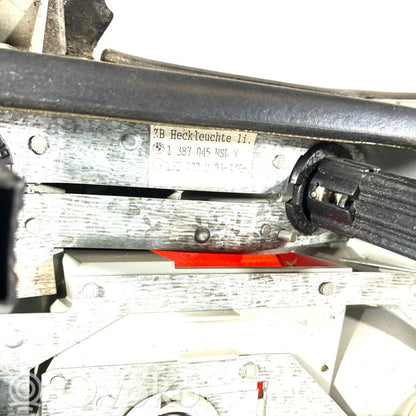 Aizmugurējais lukturis virsbūvē