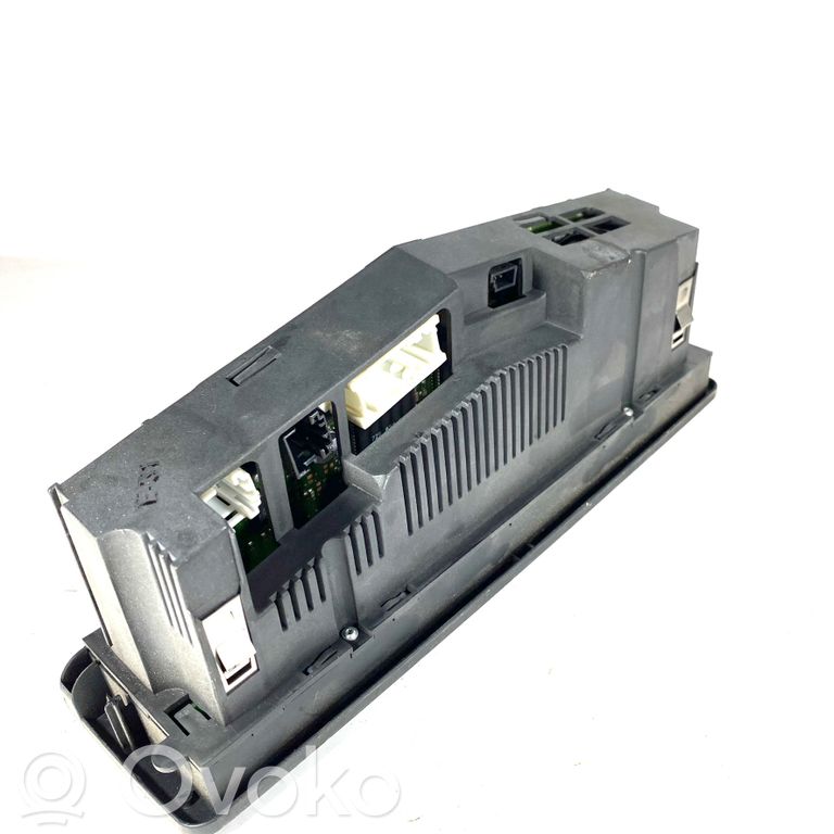 Блок управления кондиционером/климат-контролем/отоплением салона (в салоне)