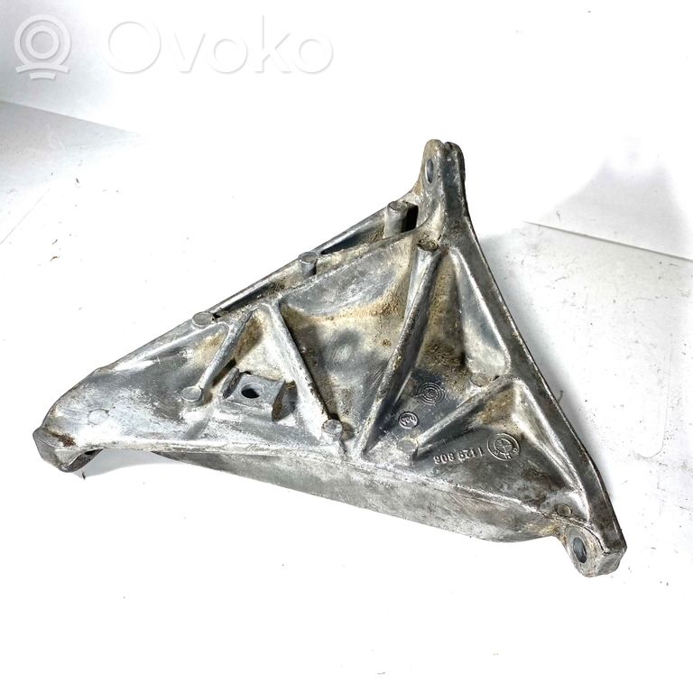 Dzinēja nostiprināšanas stiprinājums-kronšteins