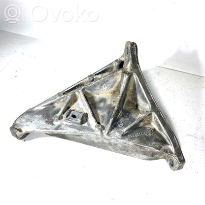 Dzinēja nostiprināšanas stiprinājums-kronšteins