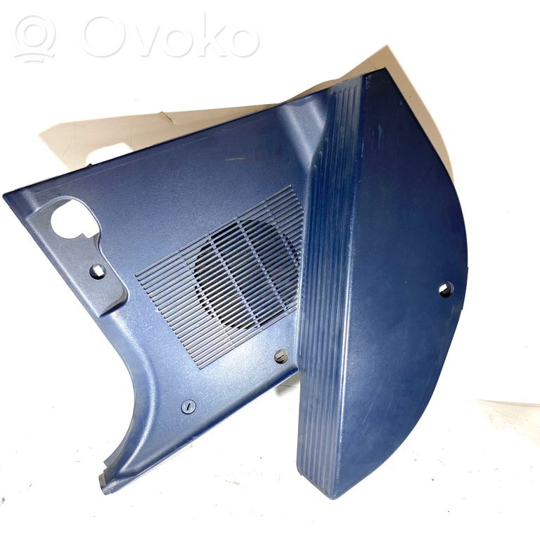 Kāju zonas sānu dekoratīvā apdare