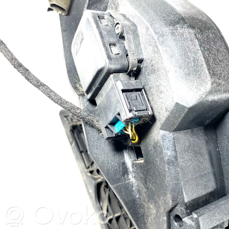 Elektriskais gāzes pedālis / sensors