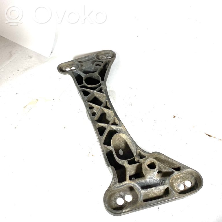 Pārnesumkārbas stiprinājuma kronšteins