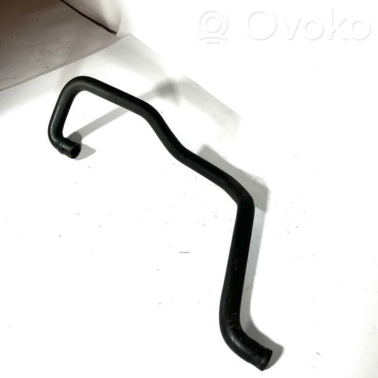 Caurulīte (-es) / šļūtene (-es)