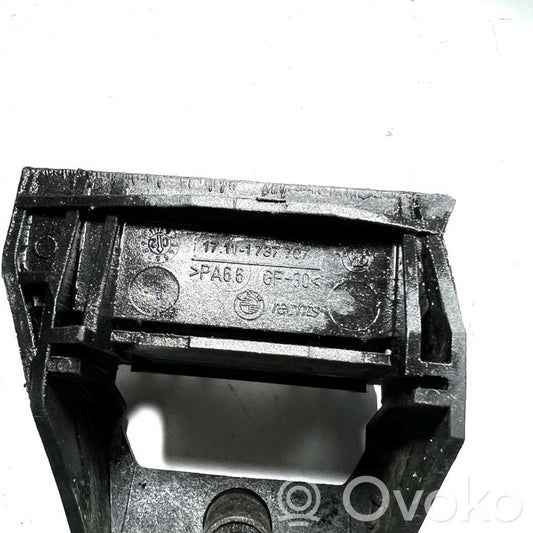 Radiator(s) holder/bracket