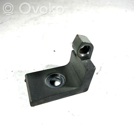 Priekšpusē augšējā vira (eņģe)