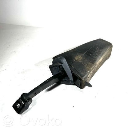 Durvju atvēruma ierobežotājs