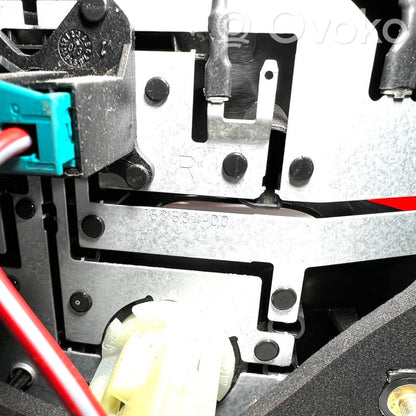 Aizmugurējais lukturis virsbūvē