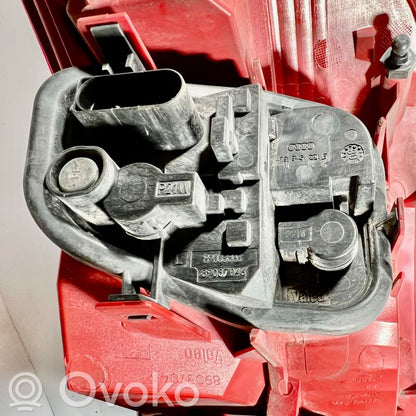 Aizmugurējais lukturis virsbūvē