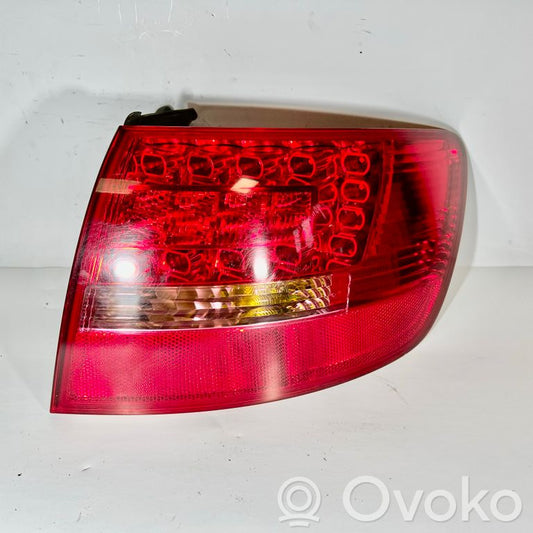 Задний фонарь в кузове