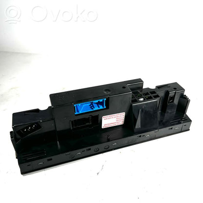 Блок управления кондиционером/климат-контролем/отоплением салона (в салоне)