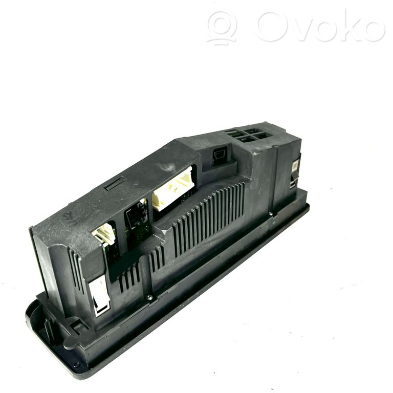 Gaisa kondicioniera / klimata kontroles / salona apsildes vadības bloks (salonā)