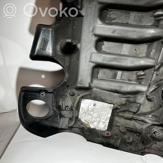 Крышка двигателя (декоративная отделка)