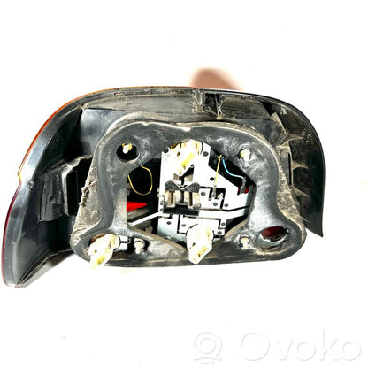 Aizmugurējais lukturis virsbūvē