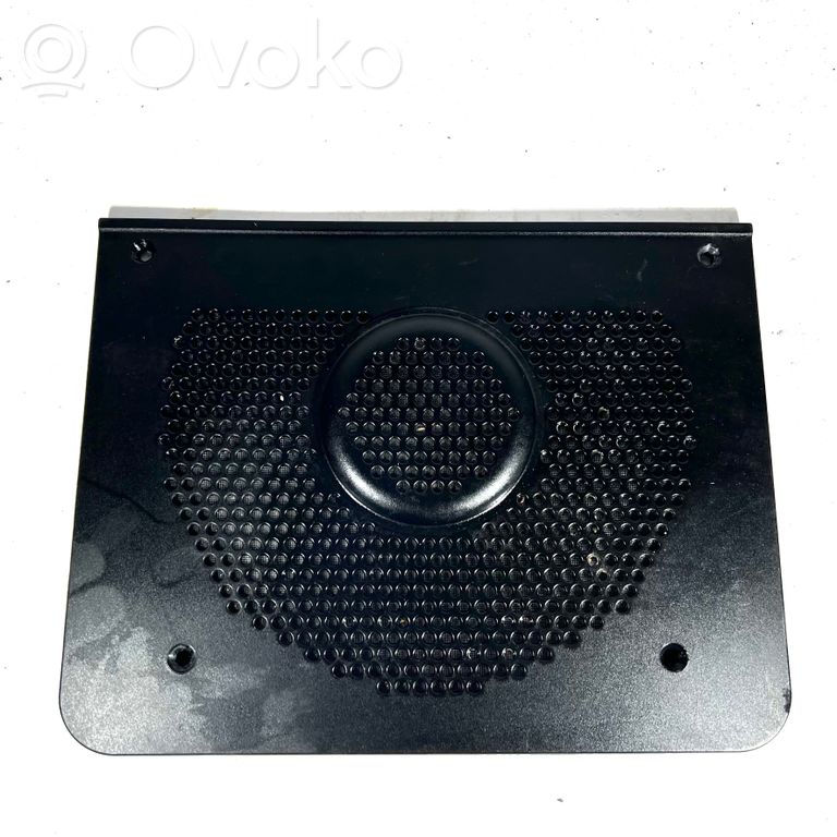 Subwoofera reste/apdare