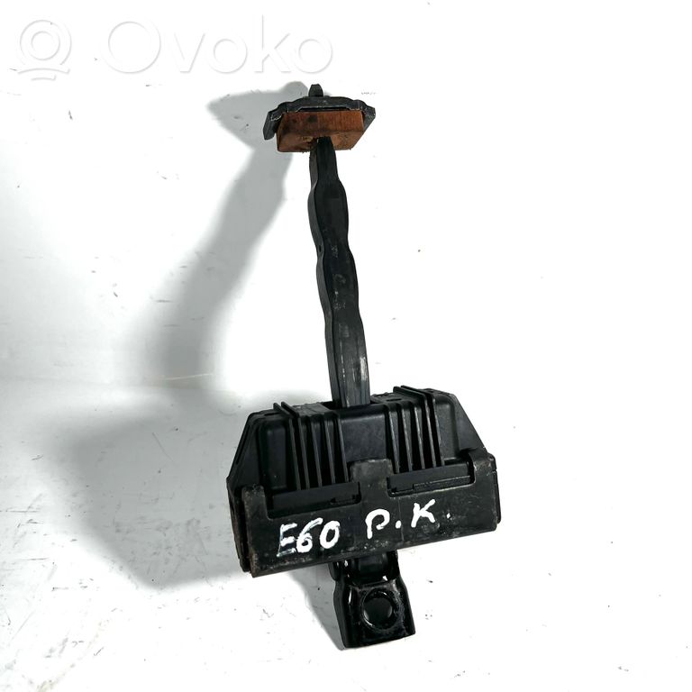 Ограничитель открывания двери