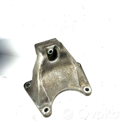 Pārnesumkārbas stiprinājuma kronšteins