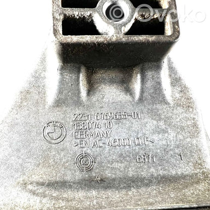 Pārnesumkārbas stiprinājuma kronšteins